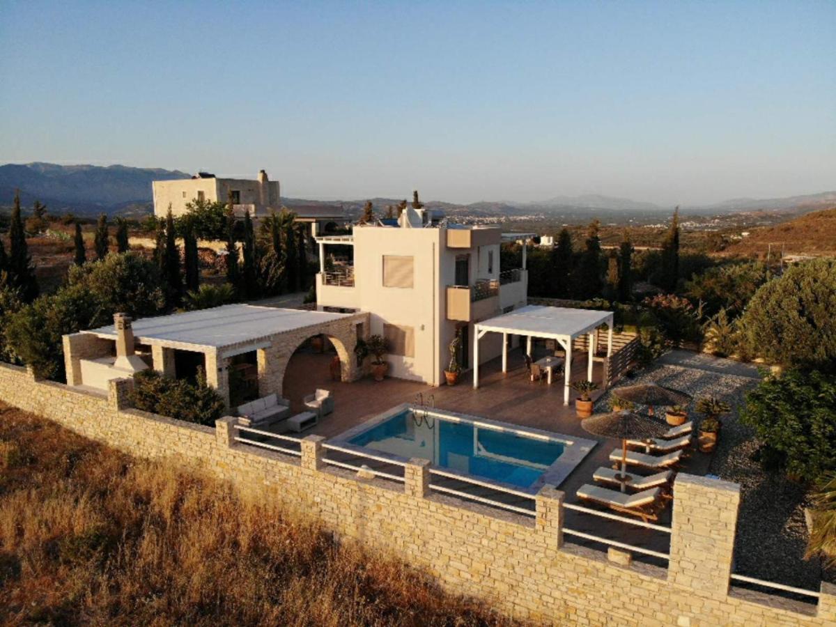Golden Sky Villa Каміларіон Екстер'єр фото