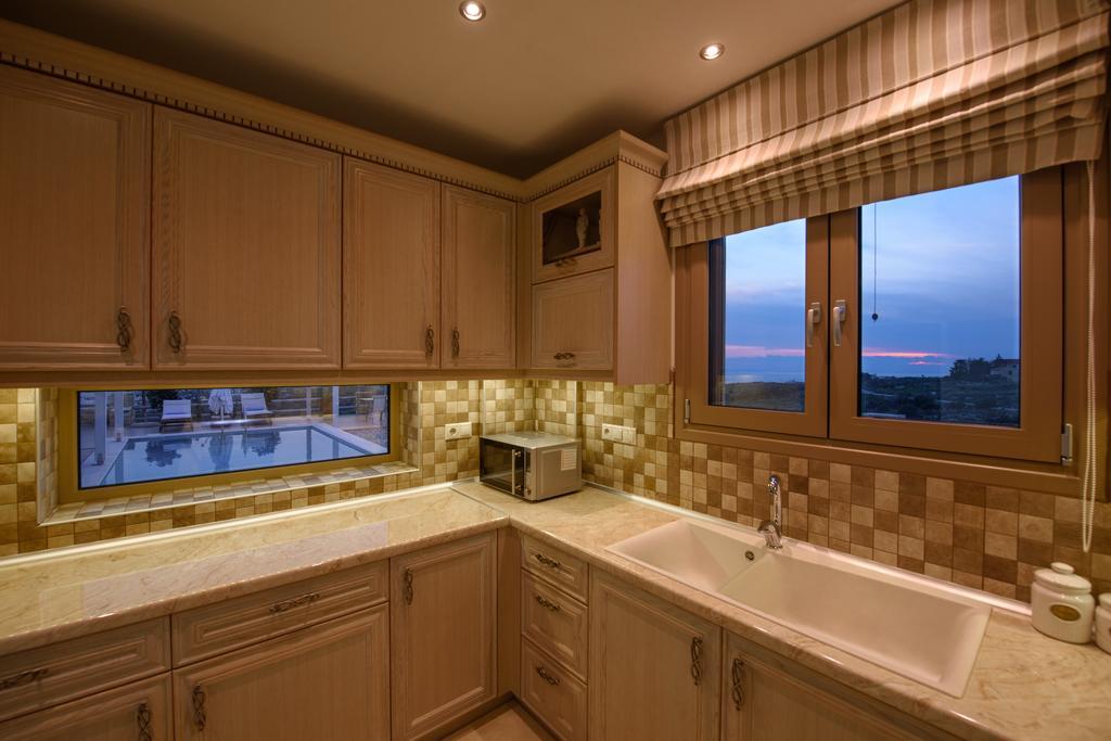 Golden Sky Villa Каміларіон Екстер'єр фото